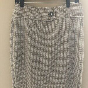 The Limited Women Pencil Skirt Size 6 NWT